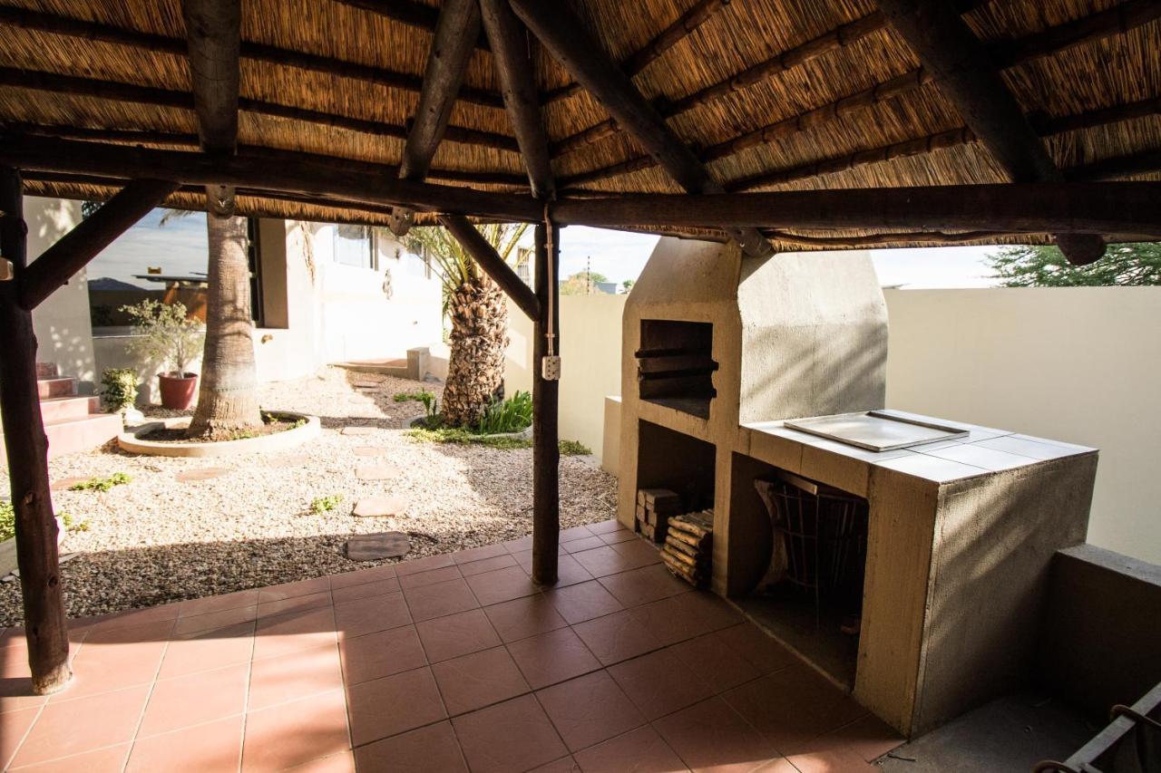 John-Lou'S One-Bedroom Apartment Windhoek Exterior photo