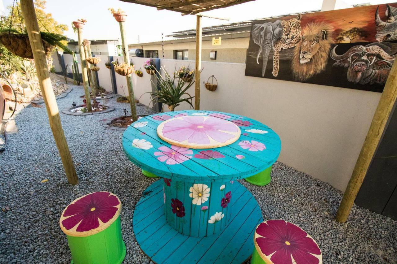 John-Lou'S One-Bedroom Apartment Windhoek Exterior photo