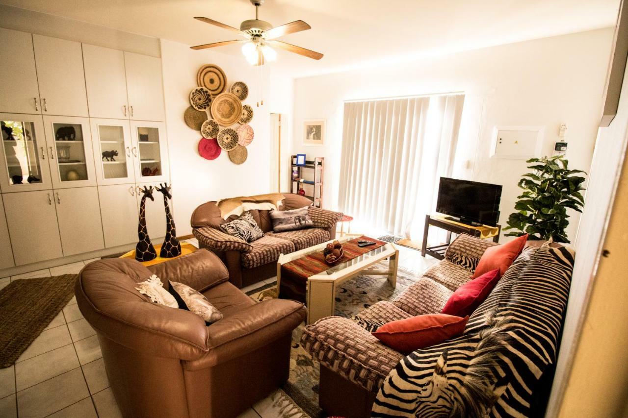 John-Lou'S One-Bedroom Apartment Windhoek Exterior photo