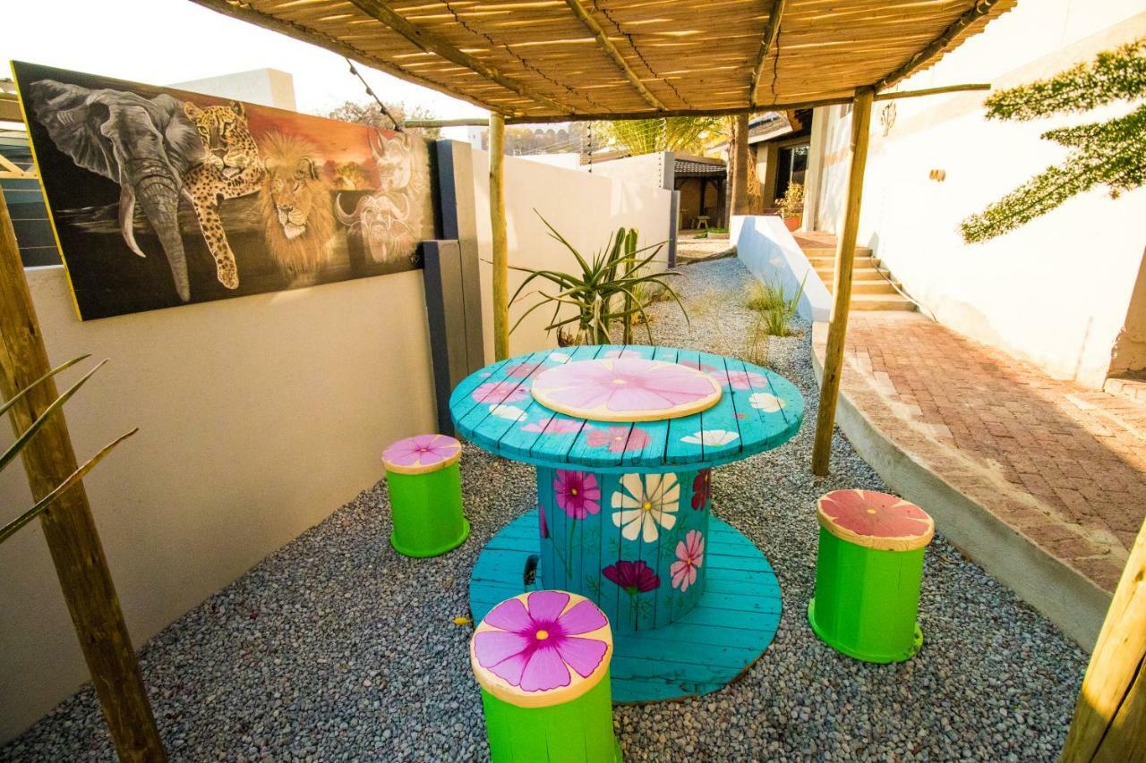 John-Lou'S One-Bedroom Apartment Windhoek Exterior photo
