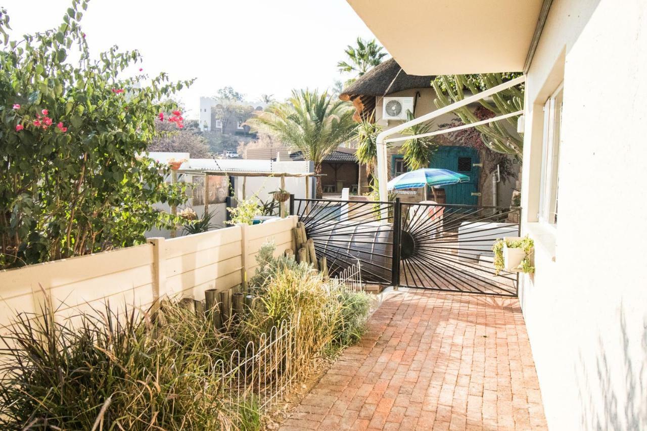 John-Lou'S One-Bedroom Apartment Windhoek Exterior photo