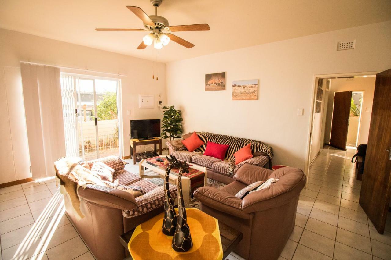 John-Lou'S One-Bedroom Apartment Windhoek Exterior photo