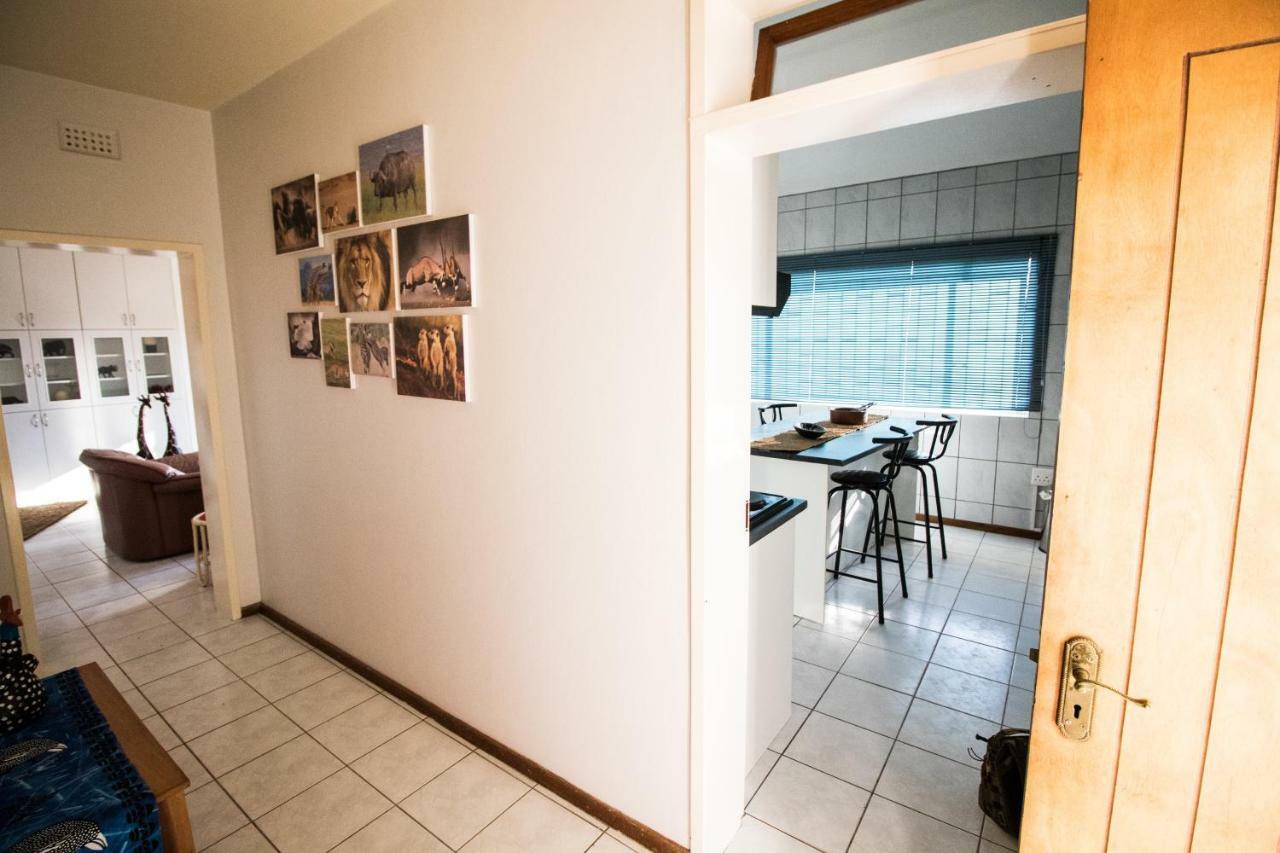 John-Lou'S One-Bedroom Apartment Windhoek Exterior photo