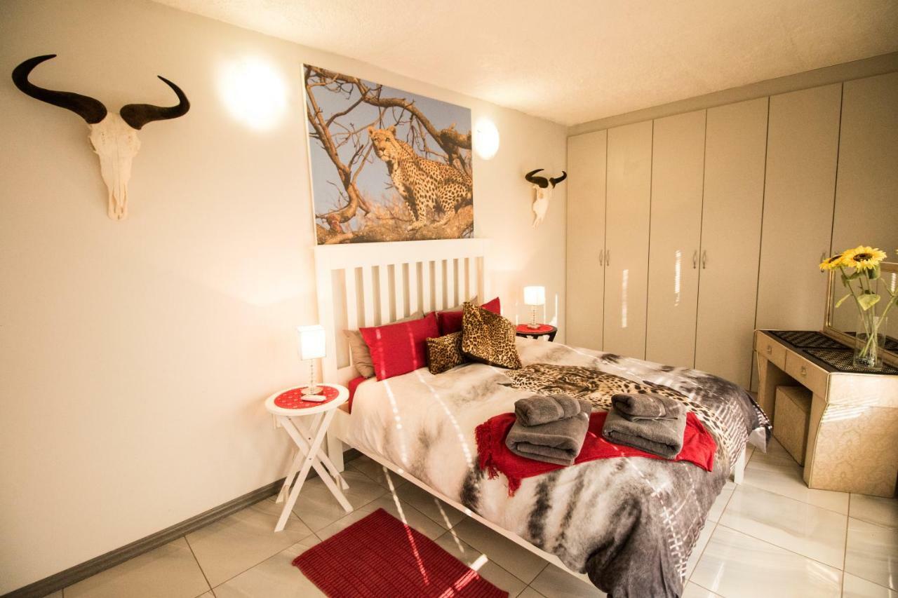 John-Lou'S One-Bedroom Apartment Windhoek Exterior photo