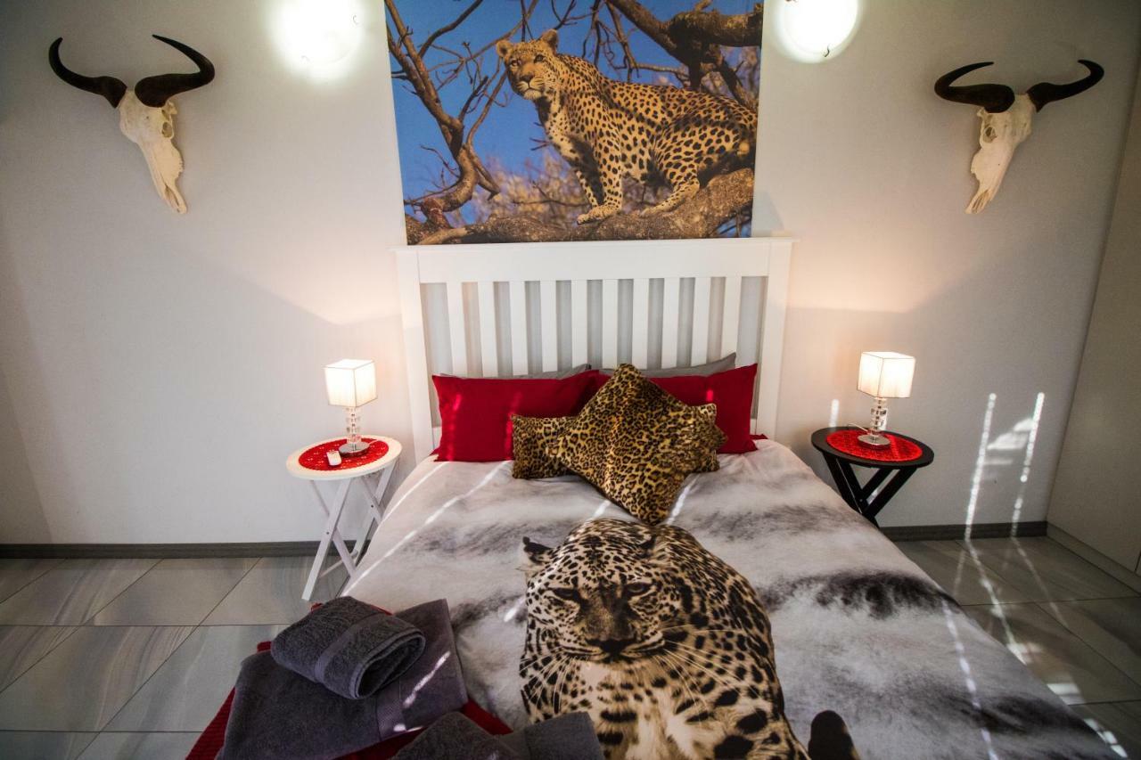 John-Lou'S One-Bedroom Apartment Windhoek Exterior photo