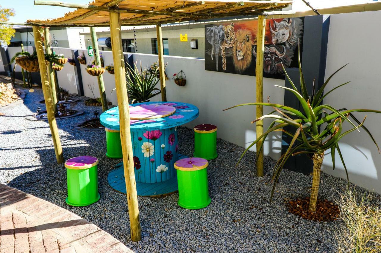 John-Lou'S One-Bedroom Apartment Windhoek Exterior photo