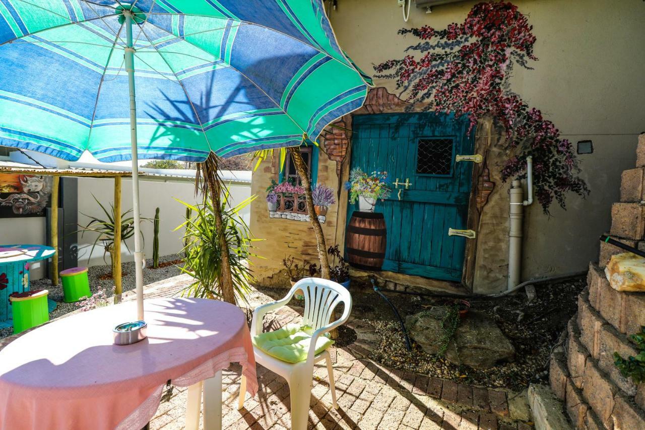 John-Lou'S One-Bedroom Apartment Windhoek Exterior photo